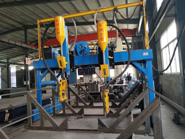 鋼結(jié)構(gòu)龍門(mén)焊