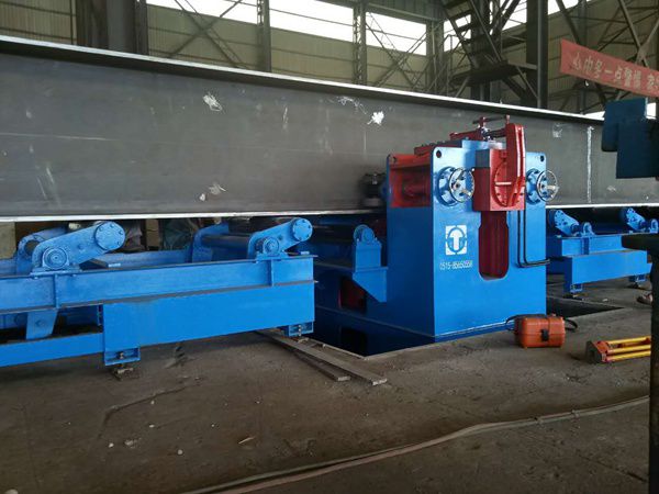 60B鋼結構液壓矯正機